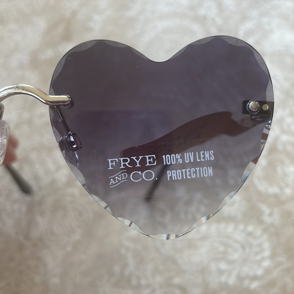 Brand New Frye & Co Heart Shape Sunglasses Beveled Gradient Lens 100% UV Protect main image 6